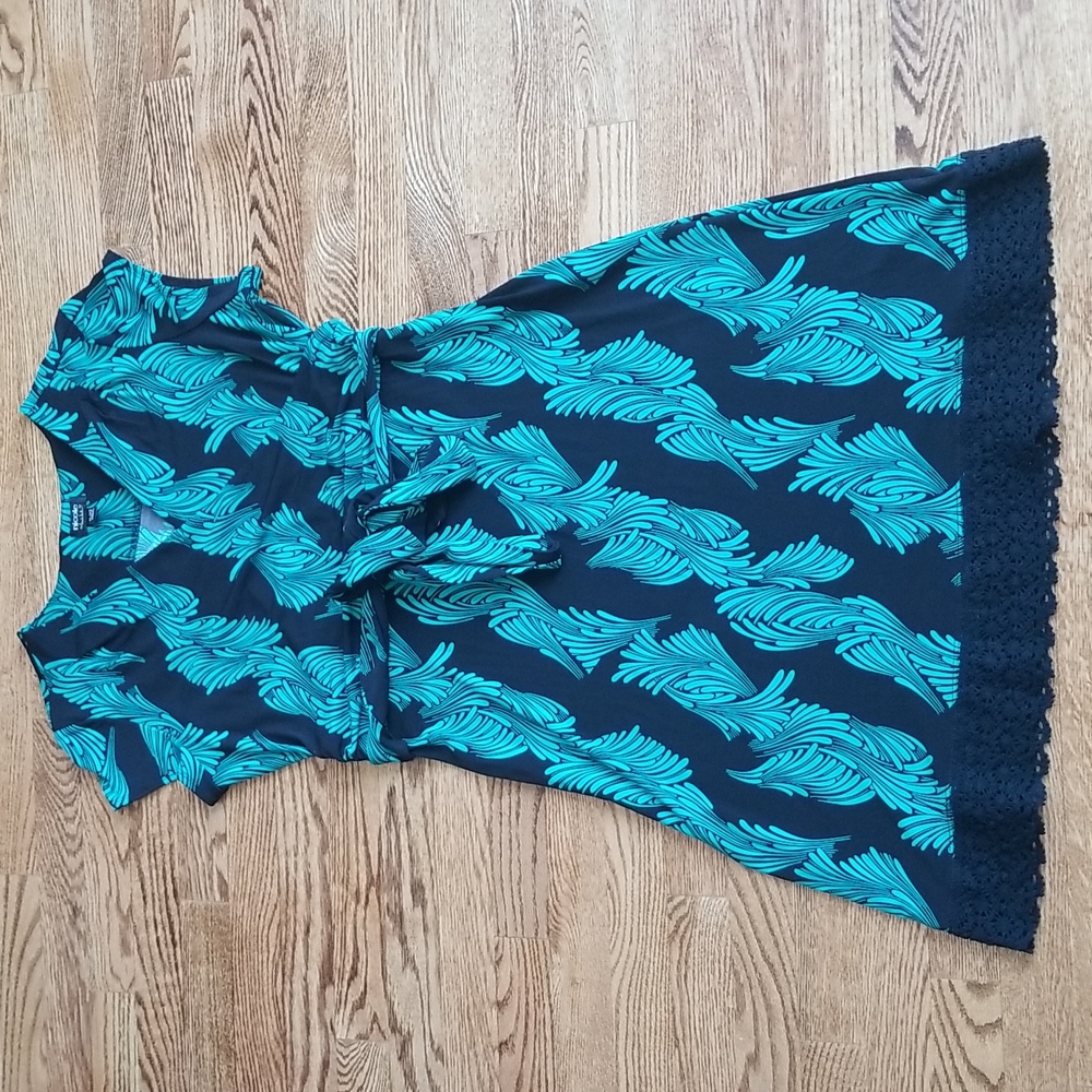 EUC- Nicole by Nicole Miller Wrap Print Dress with Lace Hem in Teal